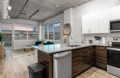 Historic Uptown Apartment | Spacious 2BR Retreat Perfect for Tropicana Events