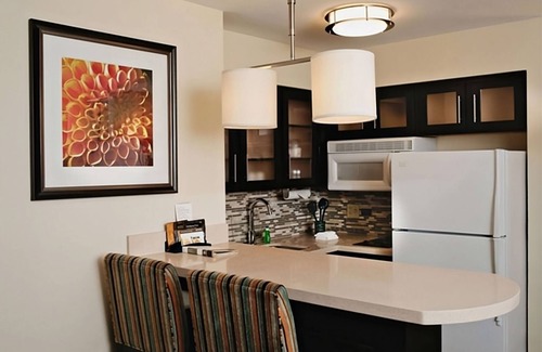 Vance Jackson Apartment | Comfortable 2BR Suite with Kitchen, Near Pearl District