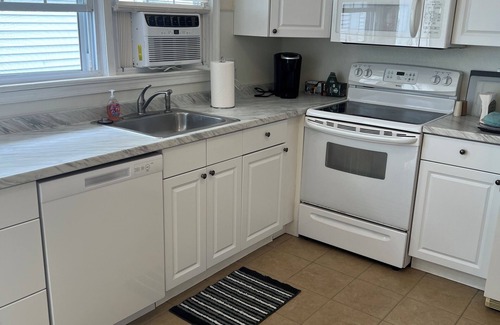 North End Condo | Guest Rated 9.8: Oceanfront Two Bedroom Condo with Pool