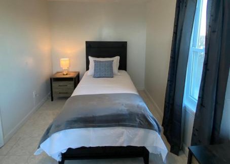 Gloucester Apartment | Scenic 2nd Floor Split Level with Child-Friendly Comfort