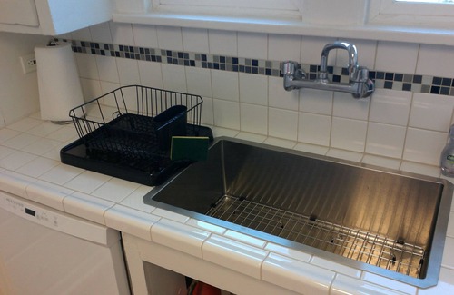 Greenside Park Apartment | Prime 2nd Story Flat in Heart of Town with Spa & Breakfast