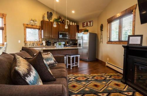 Estes Park House | Inviting Loft Retreat with Breathtaking Views & Family-Friendly