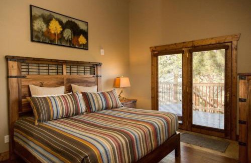 Estes Park House | Inviting Loft Retreat with Breathtaking Views & Family-Friendly