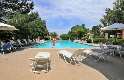 Aurora House | Comfortable 3-Bedroom Retreat with Pool and Office Space