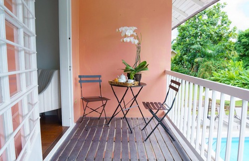 Constant Spring House | Family-Friendly 3.5-Bedroom Retreat with Pool & Ocean View