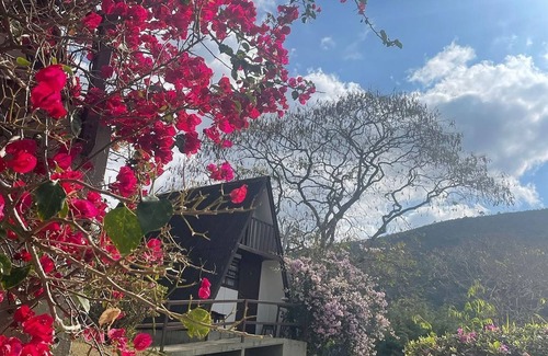 Teresopolis Cabin | Spacious 3-bedroom cabin in tranquil Vale with WiFi