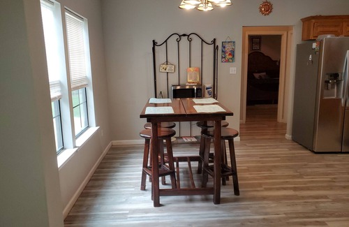 Wakefield House | Exceptional 3 Bedroom Retreat with Fast Wifi & Pet Friendly