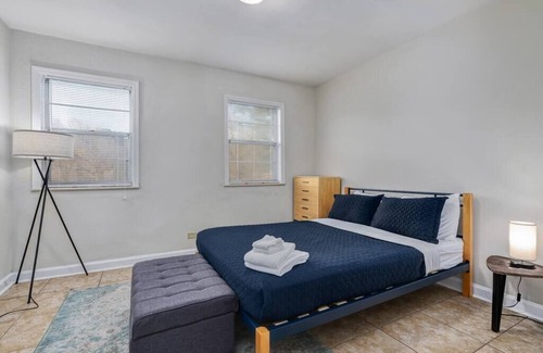 Anniston Apartment | Spacious 3 Bd, centrally located