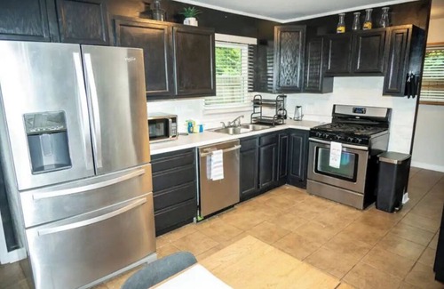 Parkdale House | Cozy 3-Bedroom Home in Cincinnati with Family-Friendly Amenities