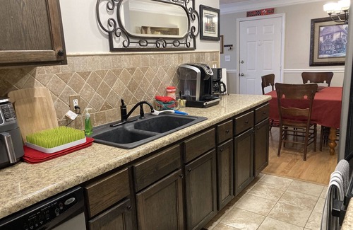 Athens Condo | Pet-Friendly 3-Bed Condo Near Memorial Park & UGA