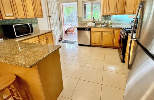 Freeport House | Inviting Beachside Apartment with Pool & Spa Amenities
