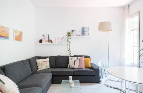 Sant Antoni Apartment | Pet-Friendly Eixample15: Family Haven with Great Reviews