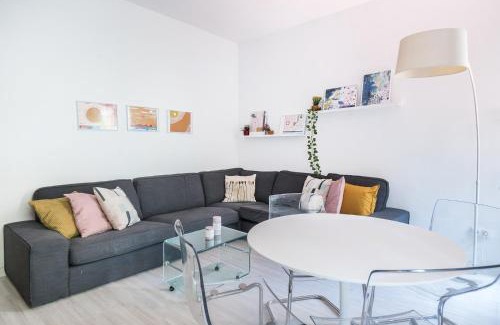 Sant Antoni Apartment | Pet-Friendly Eixample15: Family Haven with Great Reviews