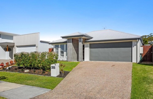 Peregian Beach House | Family-Friendly 3-Bed Home with Private Pool Retreat