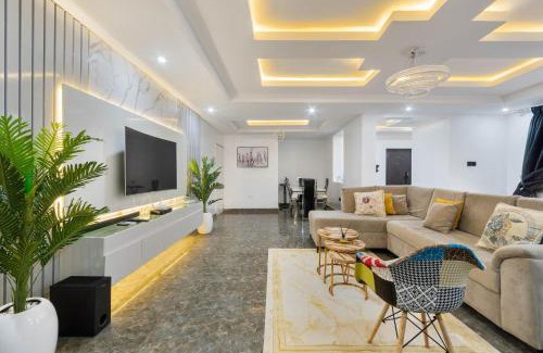 Ofin Apartment | Picturesque 3-Bed Apartment with Pool in Victoria Island