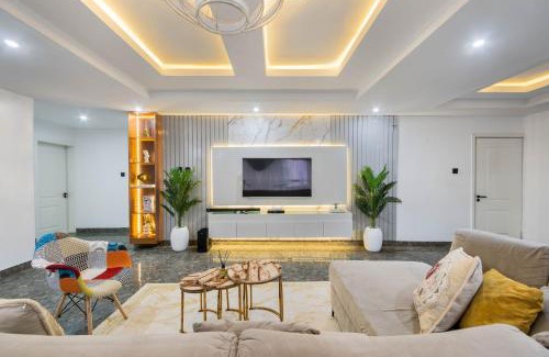 Ofin Apartment | Picturesque 3-Bed Apartment with Pool in Victoria Island
