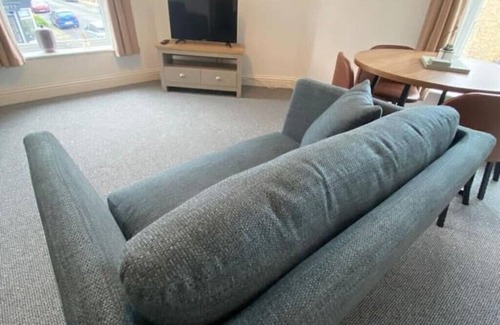 Lowestoft House | Cozy 3-Bed Flat Just Steps from the Beach