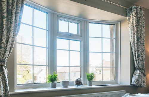 Spofforth Apartment | Spacious 3-Bed Flat | Sleeps 6 | Free Parking & Wi-Fi | Near Harrogate & Leeds