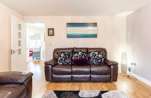 Wigan House | Relaxing 3-Bed Home Near Nature Reserve with Hot Tub