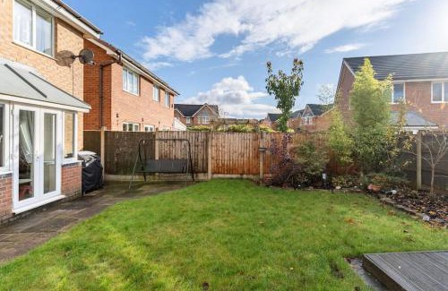 Wigan House | Relaxing 3-Bed Home Near Nature Reserve with Hot Tub