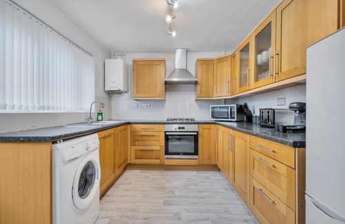 Birmingham House | Spacious 3-Bed Home in B5 - Central & Comfortable Stay with Free Parking!