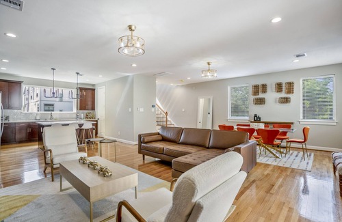 Riverside Terrace Bed & Breakfast | Top-Rated 3 Bed House Near MD Anderson with Kitchen & More