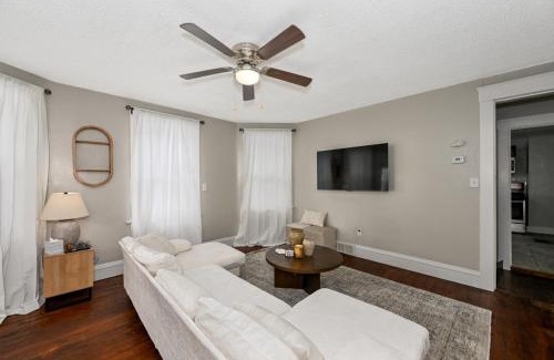 Tremont Apartment | Spacious 3-Bed In Vibrant Tremont