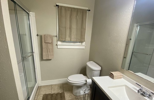 Paris House | Spacious 3 Bed Room Centrally Located