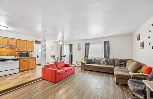 Riverview Apartment | Spacious 3-bed Suite in Browntown, Near Dining & Fun