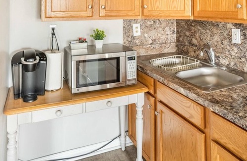 Riverview Apartment | Spacious 3-bed Suite in Browntown, Near Dining & Fun