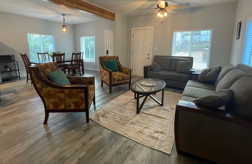 Miami House | Spacious 3 bedroom 2 bath home w/ large kitchen and wifi