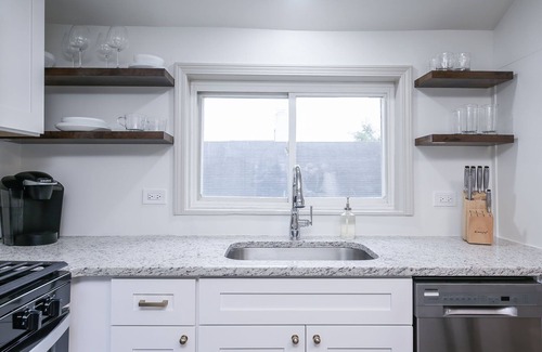 Naperville Apartment | Spacious 3-bedroom apartment in DT Naperville with WiFi, AC and in unit Laundry!
