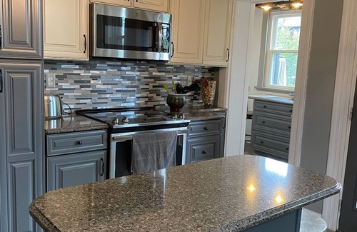 Shaw House | Historic 3 Bedroom Home in Shaw with Pet-Friendly Amenities