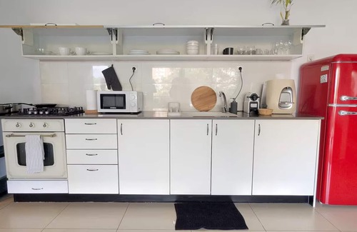 Ramat Gan Apartment | Spacious 3-bedroom apartment with WiFi, AC in marvelous Ramat Gan