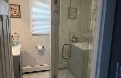 Weehawken Apartment | Spacious 3-bedroom apartment with WiFi, AC in lovely Weehawken