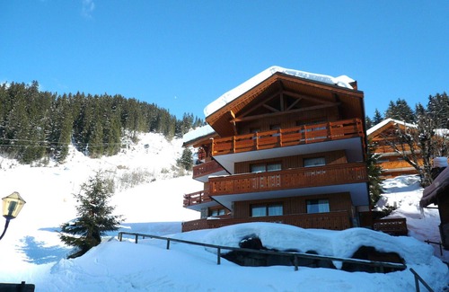 Meribel Apartment | Spacious 3-bedroom apartment ski-in/ski-out in Méribel, parking included