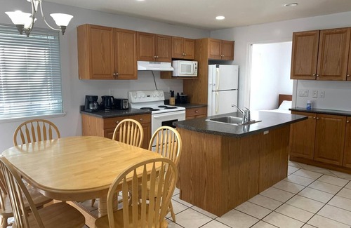 Maple Ridge House | Pet-Friendly 3 Bedroom Suite in Downtown Maple Ridge