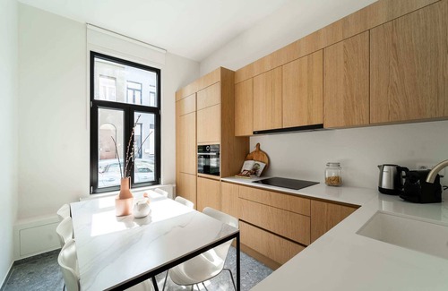 Berchem House | Spacious 3-Bedroom Home in Berchem -Sleeps 8!