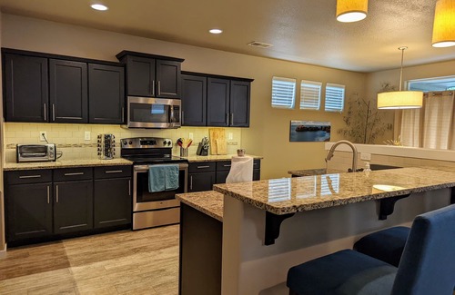 Eugene House | Family-Friendly 3-Bedroom Retreat with Outdoor Space