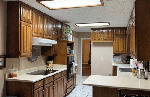 Joshua House | Spacious 3-bedroom house located on quiet 10-acres in north Cleburne near Joshua