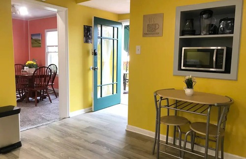Danville House | Exceptional 3 Bedroom Retreat in Downtown Danville
