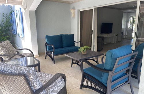 Merlin Bay House | Inviting 3 Bedroom Townhouse with Oceanfront Views