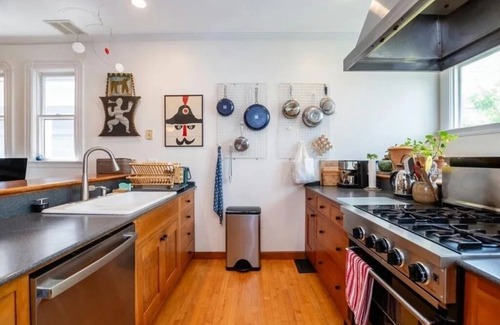 Spring Hill Apartment | Spacious 3+ bedroom with parking, patio & balcony near Harvard Law and Lesley U.