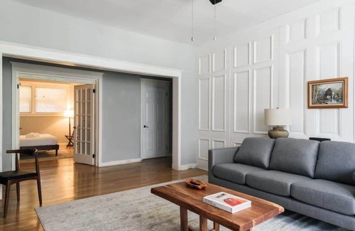 Central West End Apartment | Cozy 3 BR Apartment in CWE - Perfect for Families & Pets!