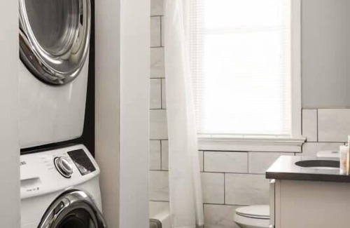 Central West End Apartment | Cozy 3 BR Apartment in CWE - Perfect for Families & Pets!