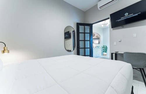 Miramar Hotel | Spacious 3 BR APT in Miramar with Balcony - Casa Ciana