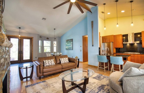 Laurel House | Elegant 3BR Oceanfront Home with Pool - Steps to the Beach