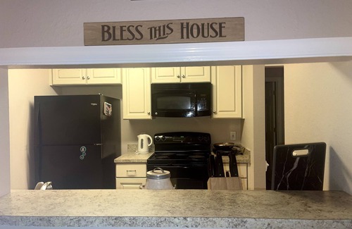 Tallahassee House | Central 3 BR Townhome with Spa and Family-Friendly Amenities