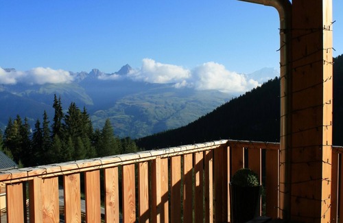 La Roche Apartment | Family-Friendly 3 Bed Retreat Near Plagne 1800 - Great Views