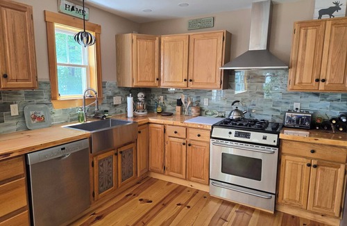 Gray House | New for 2024! Family-Friendly Lake House with Pool Access